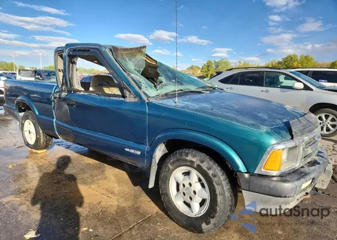 1996 Chevrolet S Truck S10 из США, поврежденный, VIN 1GCDT19X6T8221803